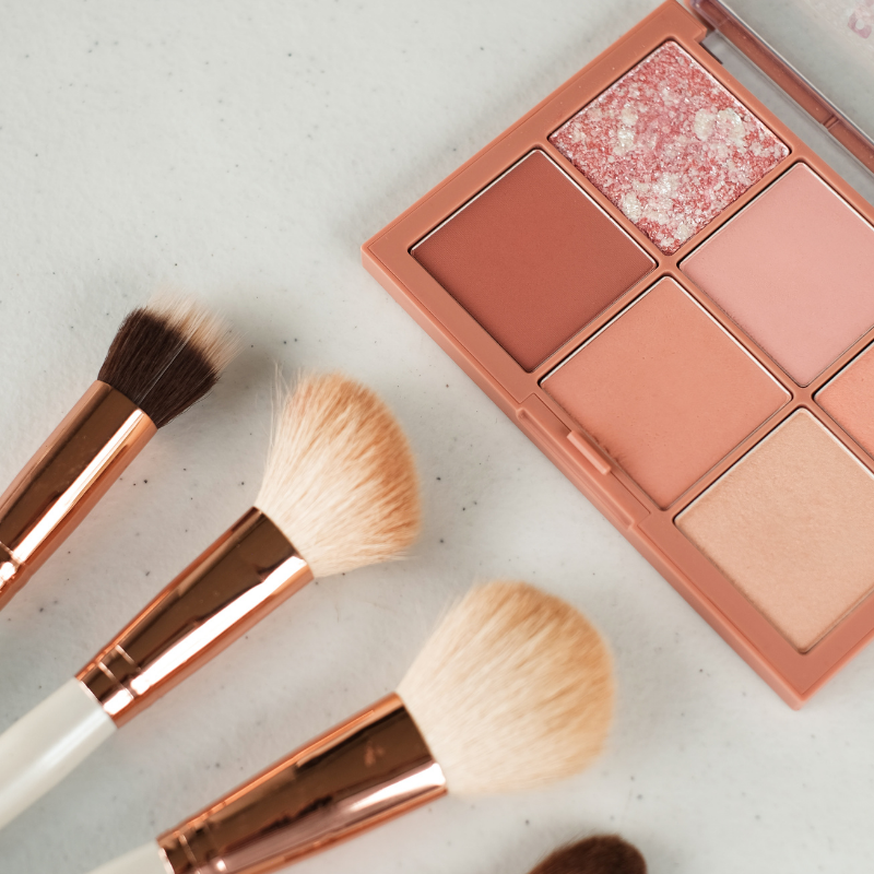 Does makeup aggravate maskne?